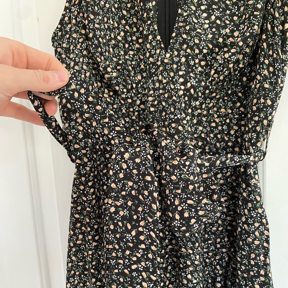 Lulu’s • Ruffled midi dress - Picture 13 of 13